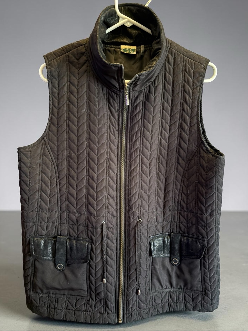 Mountain Lake Women's Black Quilted Vest - Faux Leather Trim